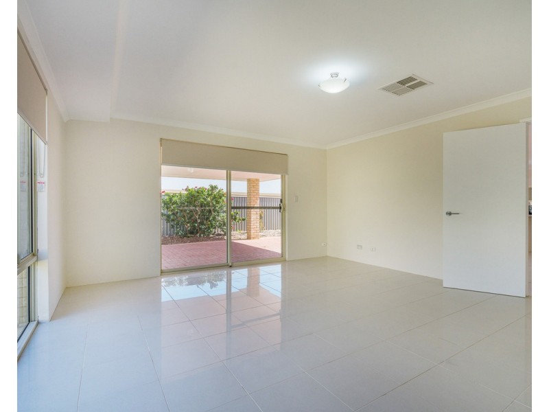 24 Benalla Crescent, Byford WA 6122