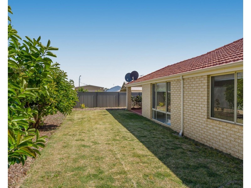 24 Benalla Crescent, Byford WA 6122