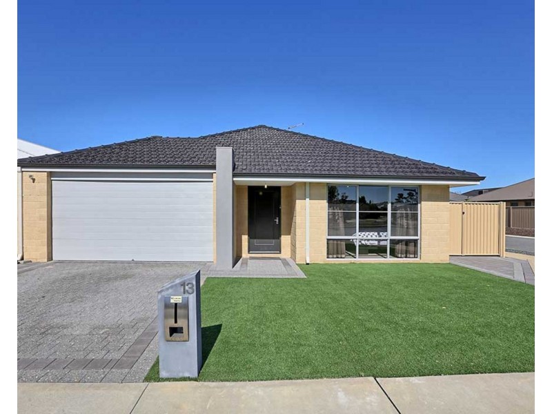 13 Lee-Steere Crescent, Piara Waters WA 6112