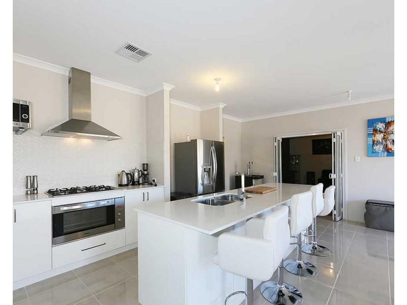 13 Lee-Steere Crescent, Piara Waters WA 6112