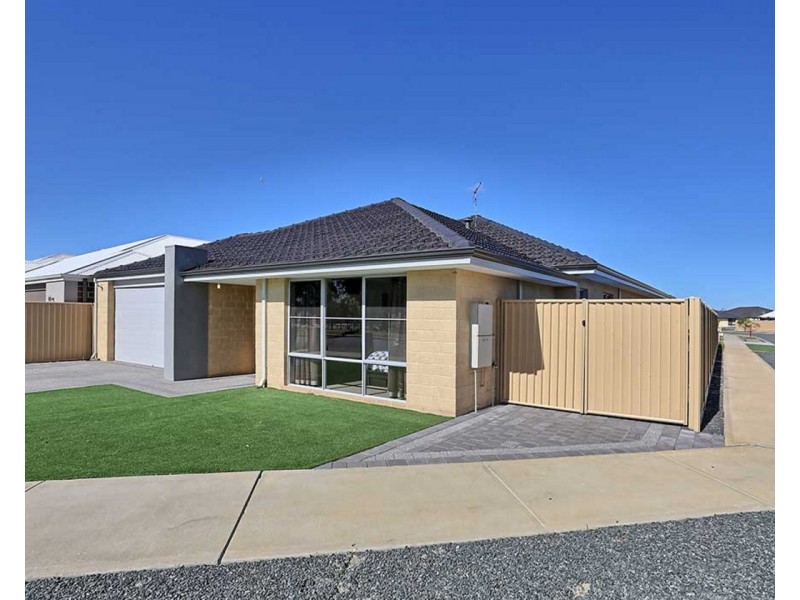 13 Lee-Steere Crescent, Piara Waters WA 6112