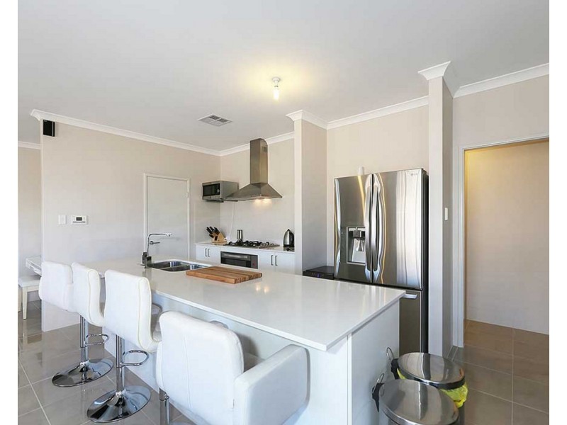 13 Lee-Steere Crescent, Piara Waters WA 6112