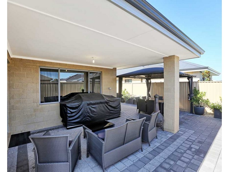 13 Lee-Steere Crescent, Piara Waters WA 6112