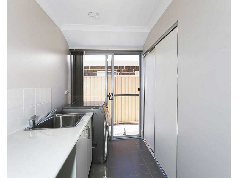 13 Lee-Steere Crescent, Piara Waters WA 6112