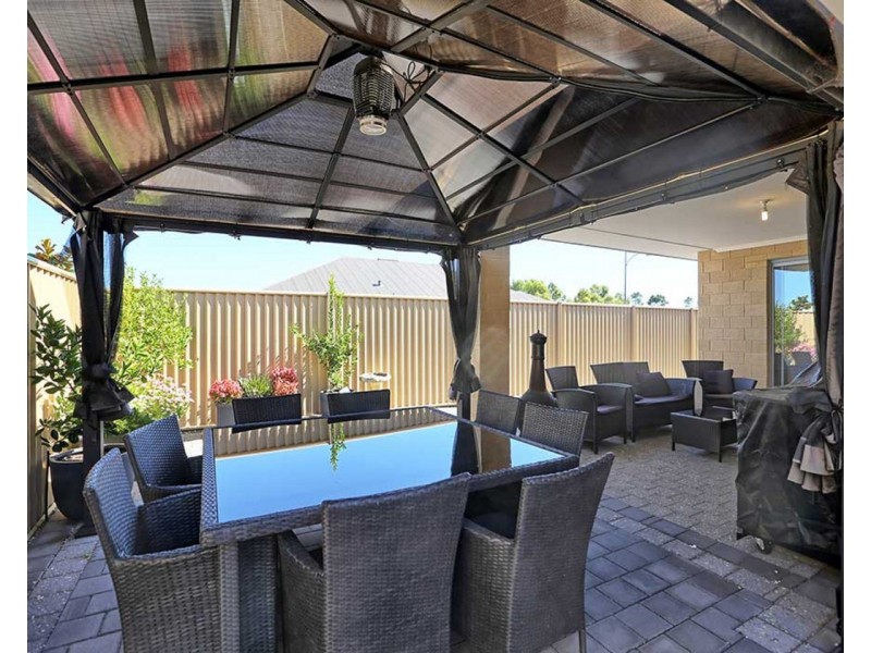 13 Lee-Steere Crescent, Piara Waters WA 6112