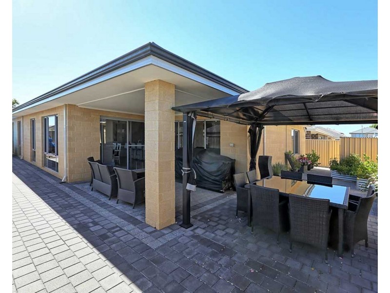 13 Lee-Steere Crescent, Piara Waters WA 6112