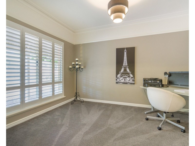 23 Frances Gregory Drive, Bedfordale WA 6112