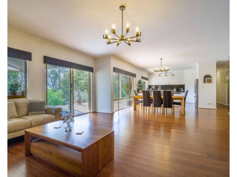 23 Frances Gregory Drive, Bedfordale WA 6112