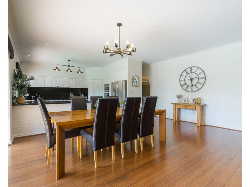 23 Frances Gregory Drive, Bedfordale WA 6112