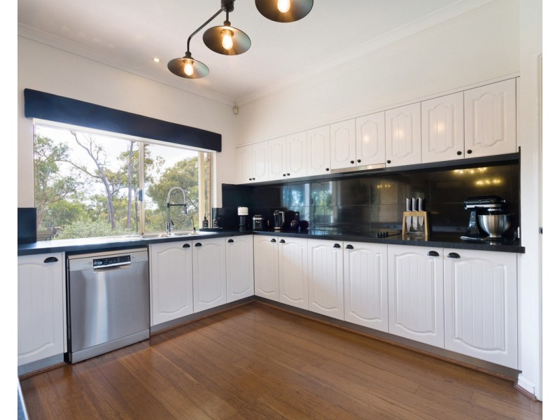 23 Frances Gregory Drive, Bedfordale WA 6112