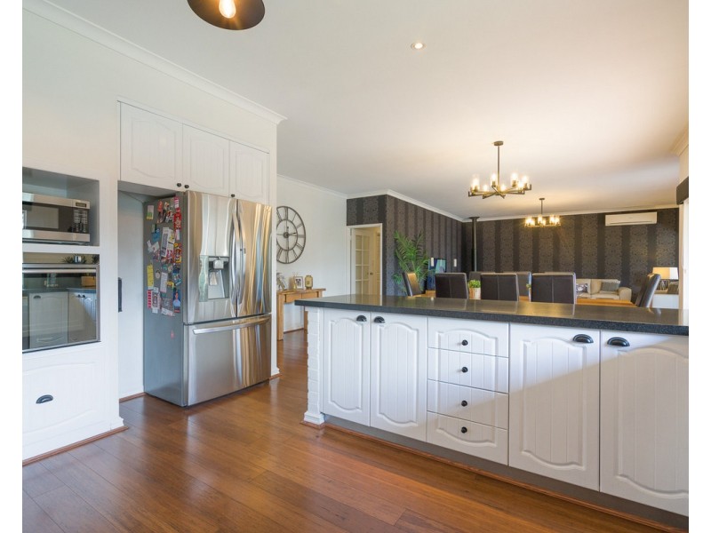 23 Frances Gregory Drive, Bedfordale WA 6112