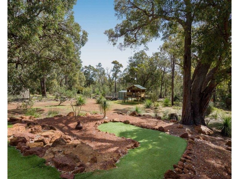 23 Frances Gregory Drive, Bedfordale WA 6112