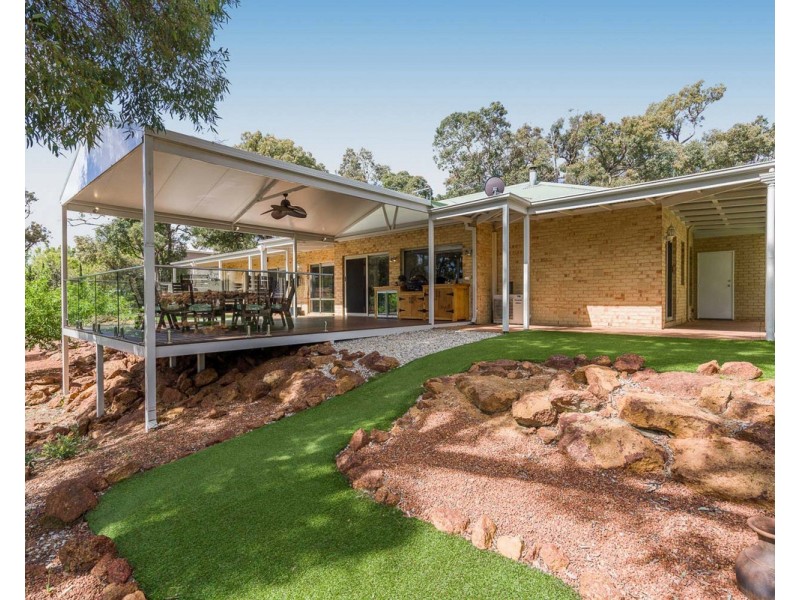 23 Frances Gregory Drive, Bedfordale WA 6112