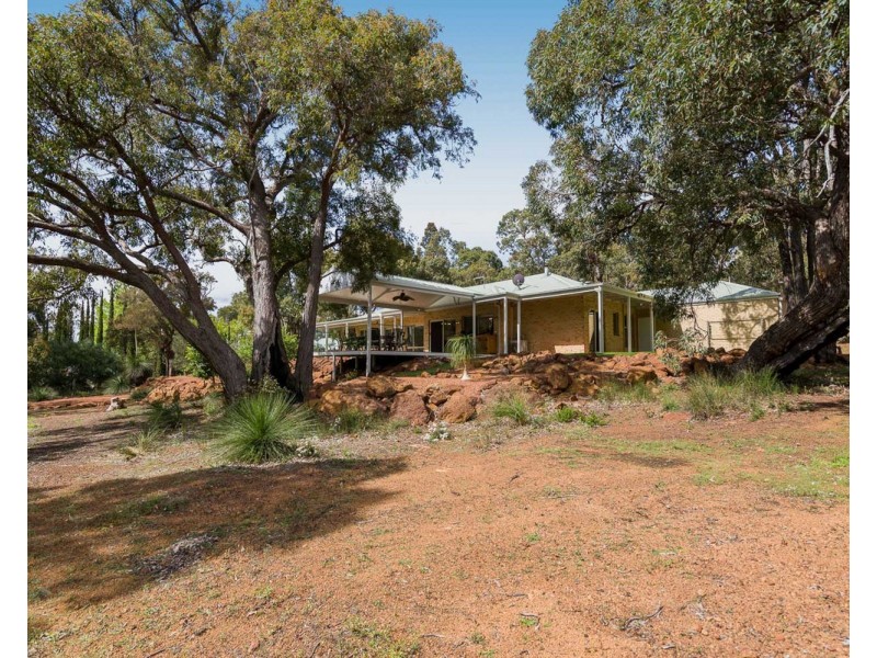 23 Frances Gregory Drive, Bedfordale WA 6112