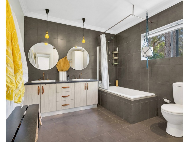 80 Equestrian Avenue, Bedfordale WA 6112