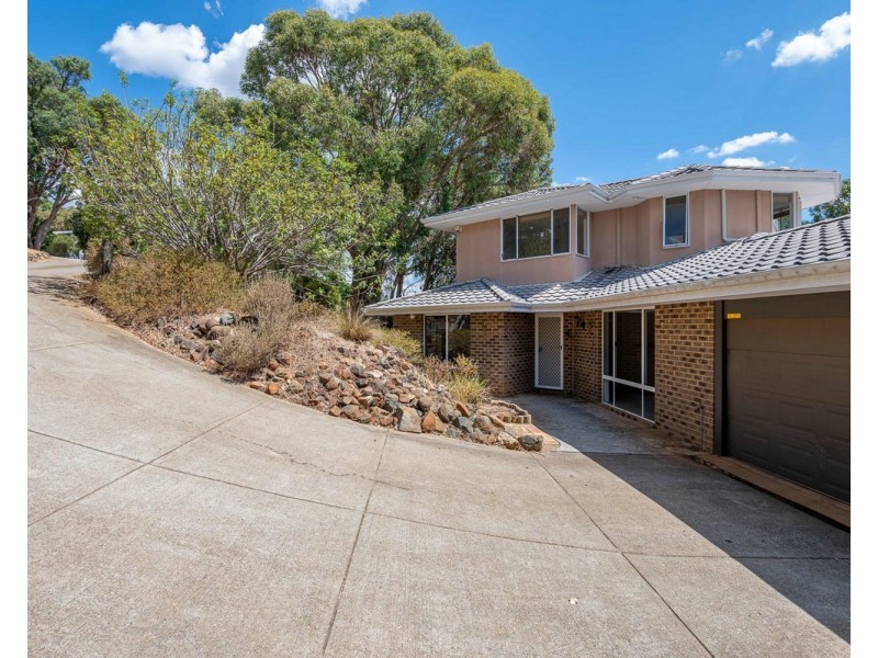 22 Rise Court, Mount Richon WA 6112