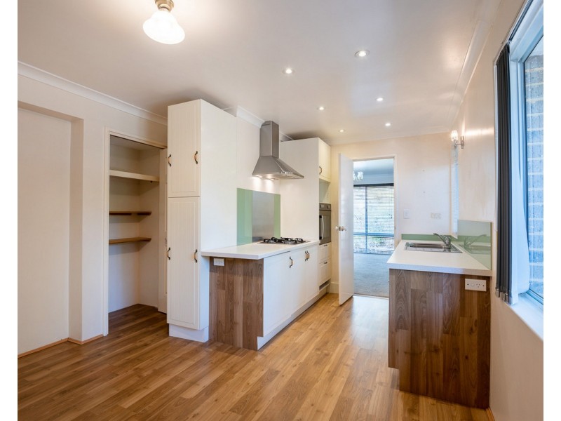 22 Rise Court, Mount Richon WA 6112