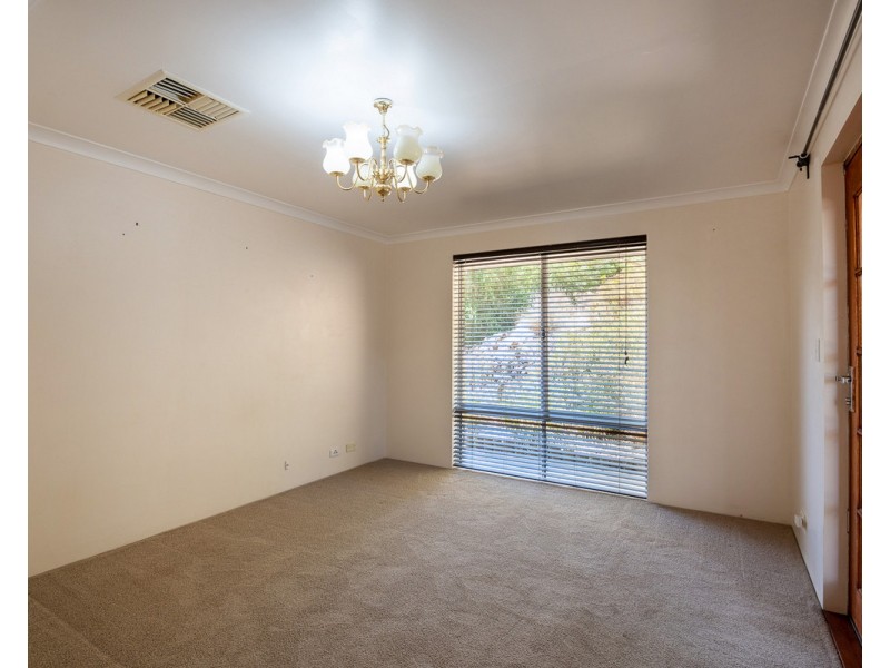 22 Rise Court, Mount Richon WA 6112