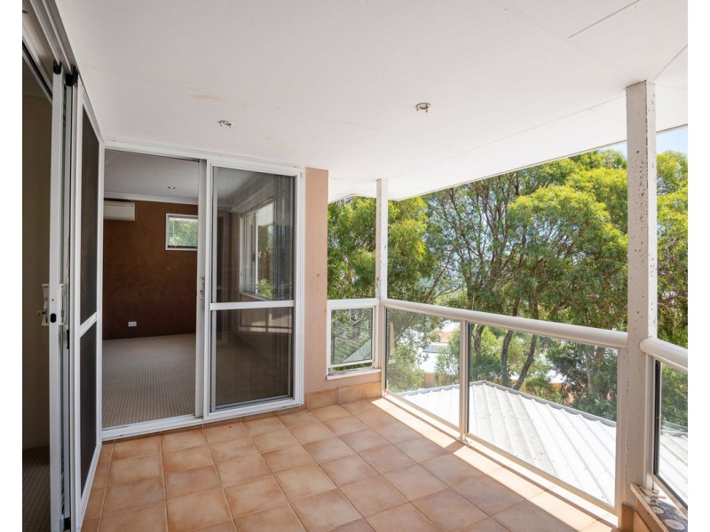 22 Rise Court, Mount Richon WA 6112