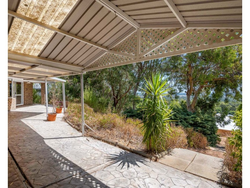 22 Rise Court, Mount Richon WA 6112