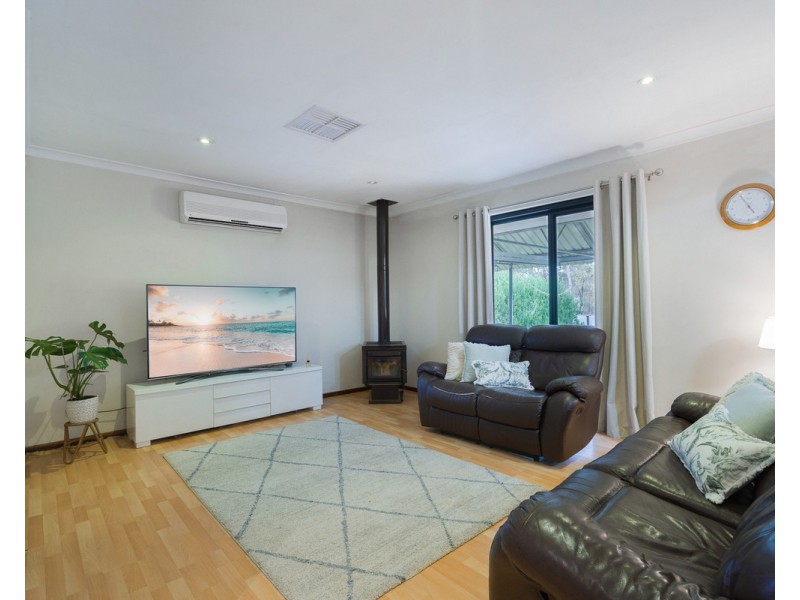 59 Valley View Road, Roleystone WA 6111