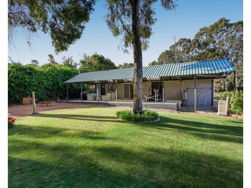 59 Valley View Road, Roleystone WA 6111