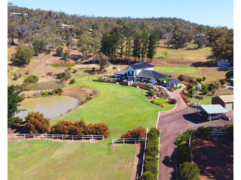 149 Carradine Road, Bedfordale WA 6112