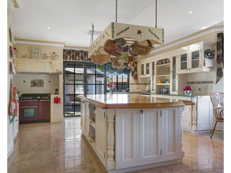 149 Carradine Road, Bedfordale WA 6112