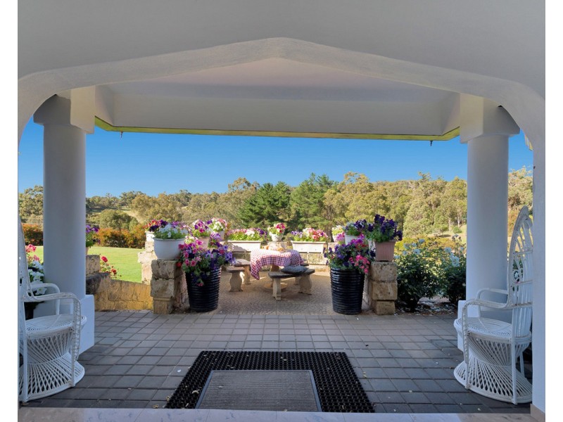 149 Carradine Road, Bedfordale WA 6112