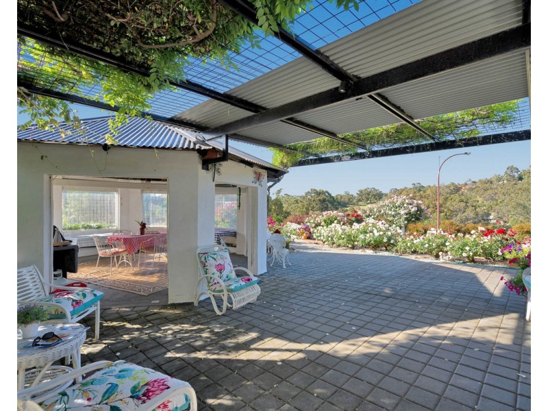 149 Carradine Road, Bedfordale WA 6112