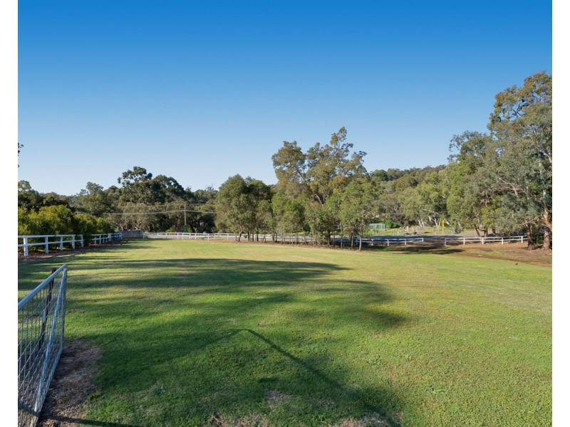 149 Carradine Road, Bedfordale WA 6112