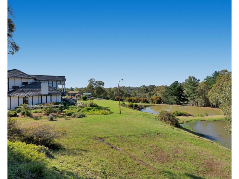 149 Carradine Road, Bedfordale WA 6112