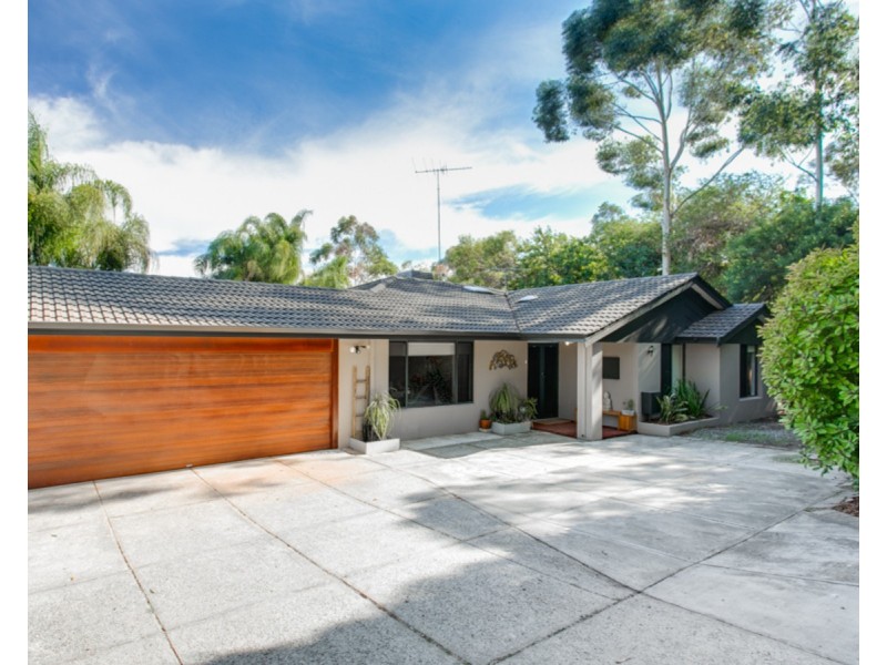17 Henrietta Avenue, Mount Nasura WA 6112