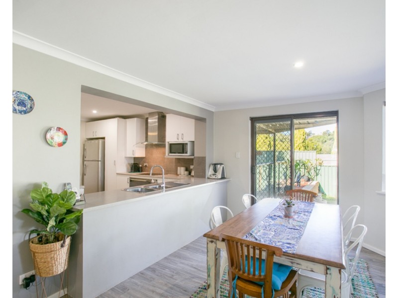 17 Henrietta Avenue, Mount Nasura WA 6112