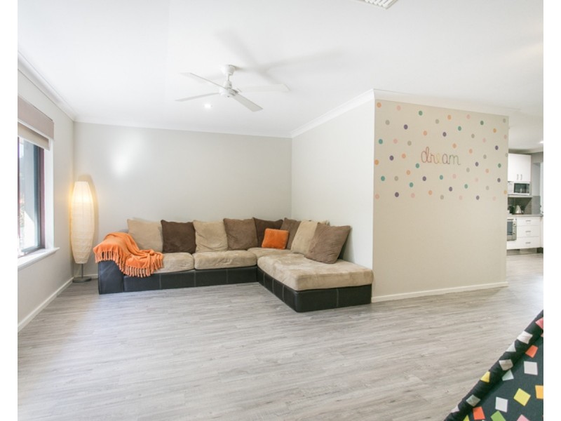 17 Henrietta Avenue, Mount Nasura WA 6112