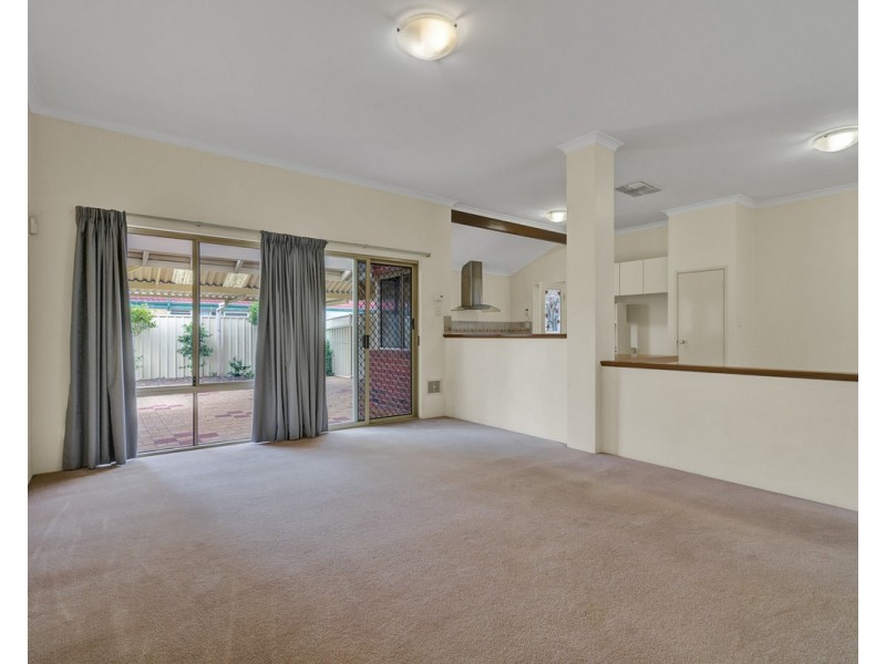 14 Rosebud Close, Huntingdale WA 6110