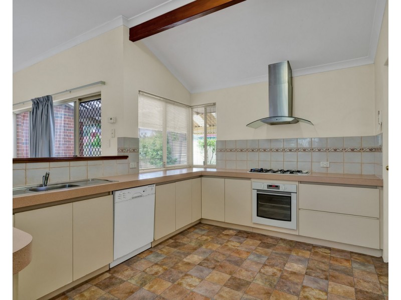 14 Rosebud Close, Huntingdale WA 6110