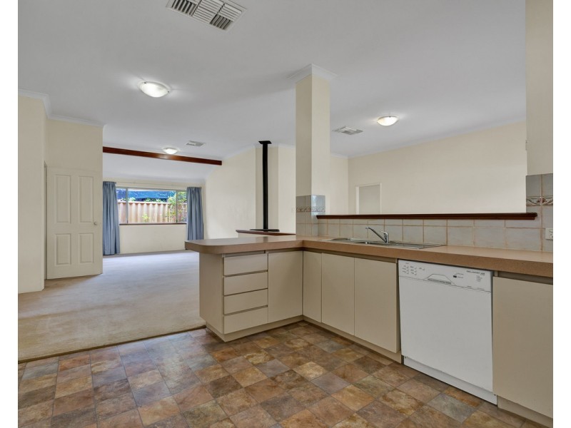 14 Rosebud Close, Huntingdale WA 6110