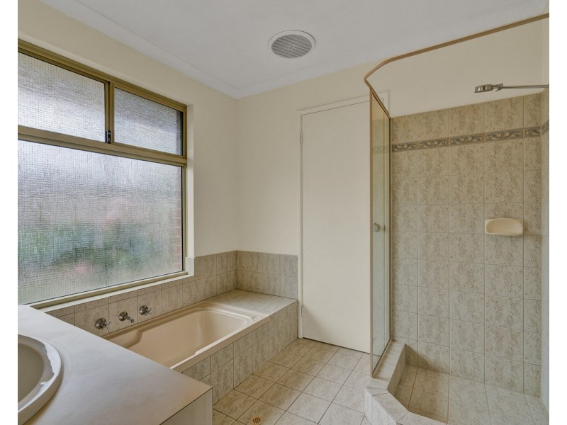 14 Rosebud Close, Huntingdale WA 6110