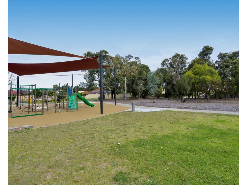 14 Rosebud Close, Huntingdale WA 6110