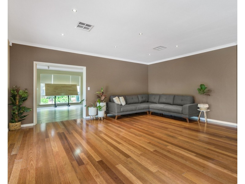 2 Maclean Street, Roleystone WA 6111