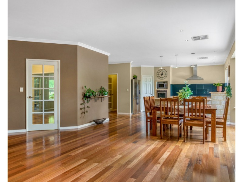 2 Maclean Street, Roleystone WA 6111