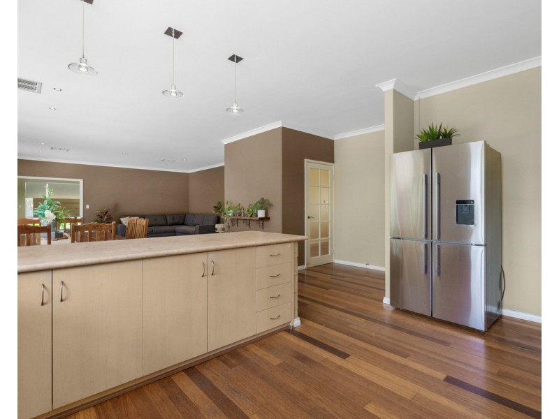 2 Maclean Street, Roleystone WA 6111