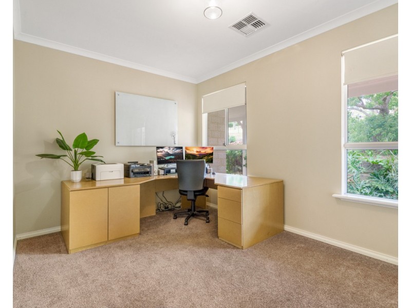 2 Maclean Street, Roleystone WA 6111