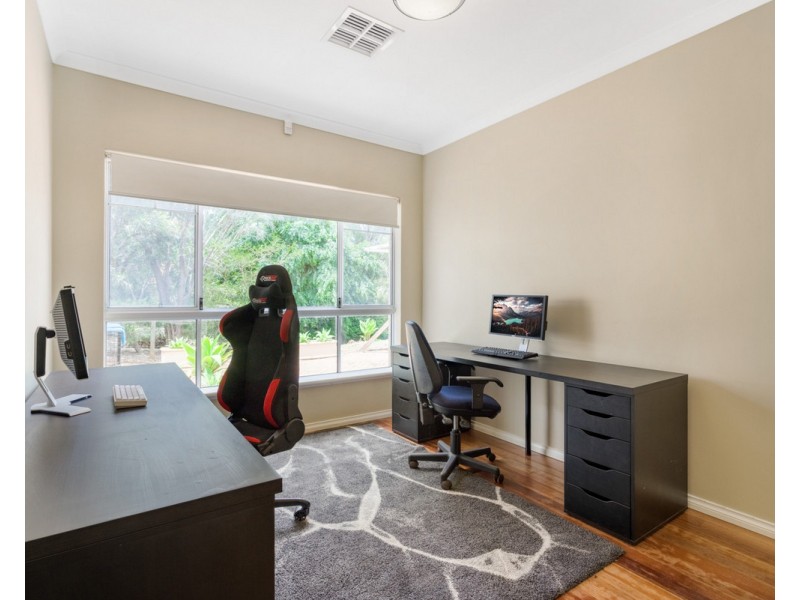 2 Maclean Street, Roleystone WA 6111