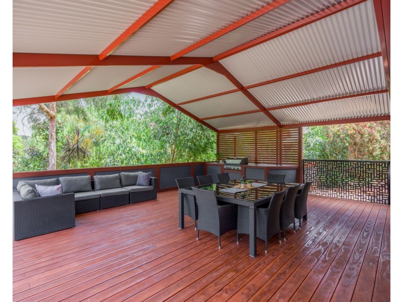 2 Maclean Street, Roleystone WA 6111