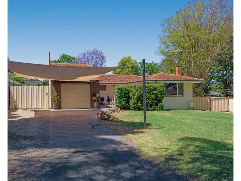 27 Martin Street, Kelmscott WA 6111