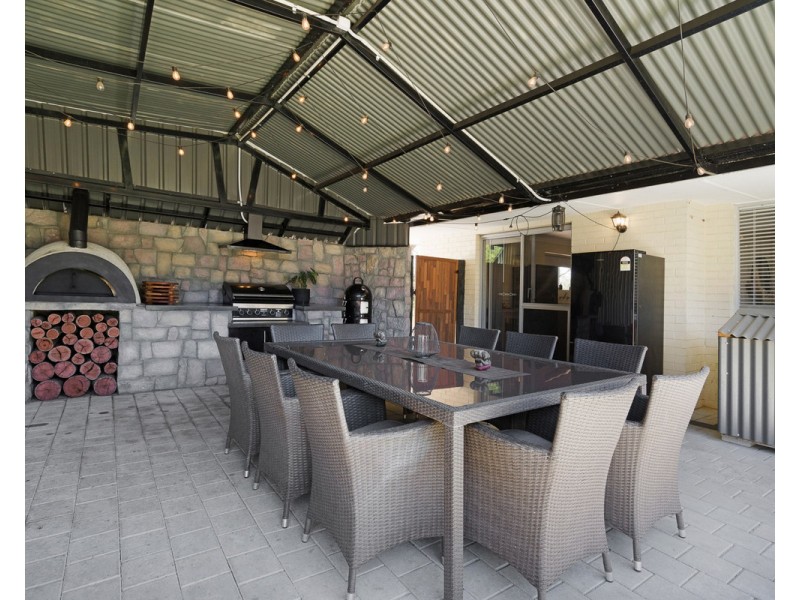 27 Martin Street, Kelmscott WA 6111