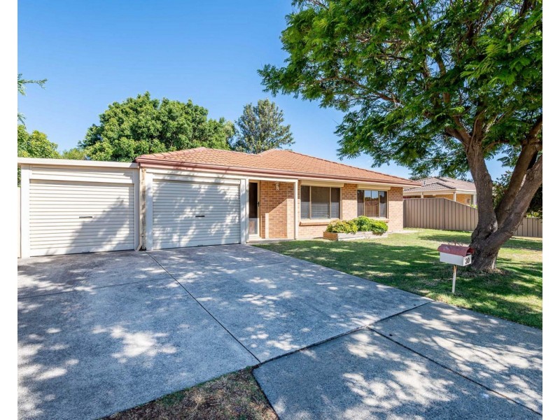 30 Chisholm Circle, Seville Grove WA 6112