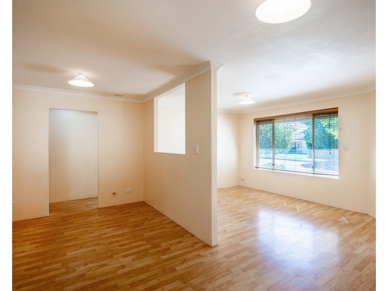 30 Chisholm Circle, Seville Grove WA 6112